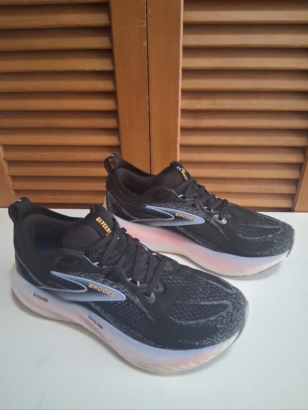 Brooks Glycerin 22 Black Blue Heron Orange Womens Running Shoe * Size: 9.5